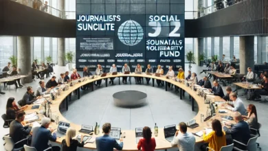 Dall·e 2024 09 15 20.48.46 A Professional Meeting Of Journalists In A Modern Conference Hall With People Seated Around A Large Round Table. The Setting Includes Banners Display